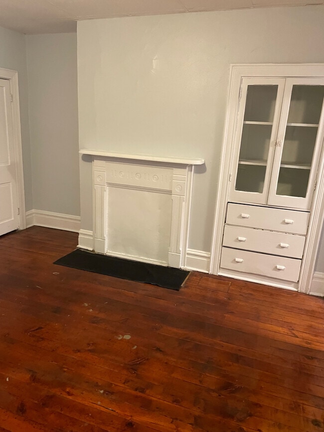 Photo - 5220 Holmes St