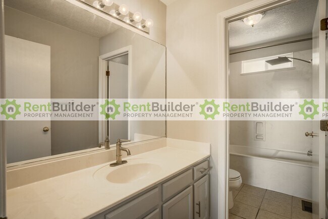 Photo - 1105 Casa Tomas Rd NE