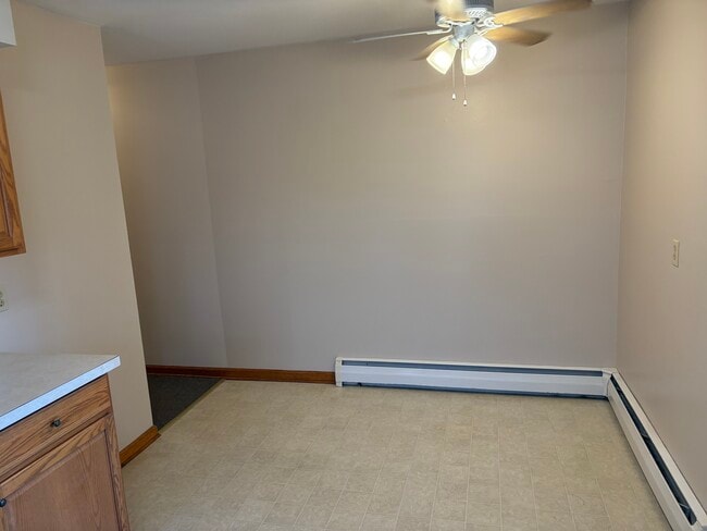 Photo - 1356 Roosevelt Ave Unidad 2nd floor