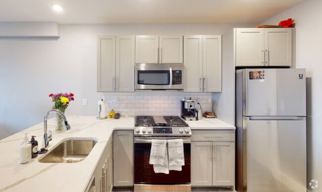 Building Photo - 55 W 5th St Rental