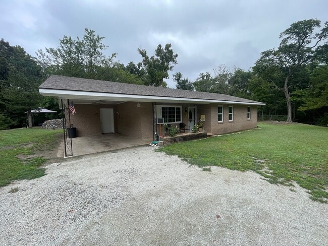 Building Photo - Bateman Unit House