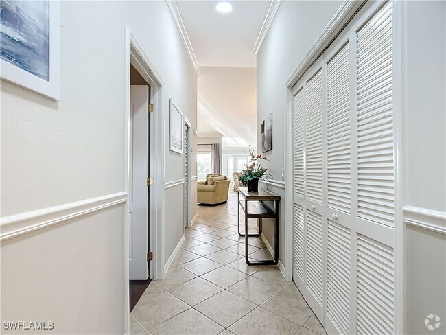 Building Photo - 10401 McArthur Palms Ln Unit 2523 Rental