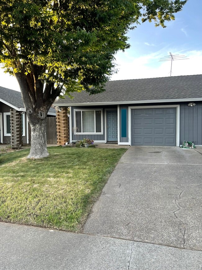 Building Photo - 9647 Old Placerville Rd Rental