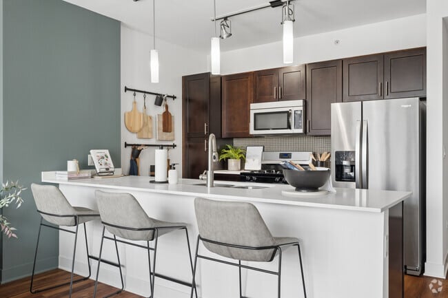1BR, 1BA - 700SF - Kitchen