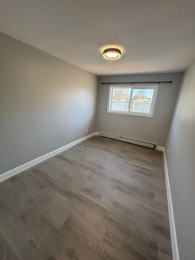 Photo - 50 Queenston Dr Unit 305