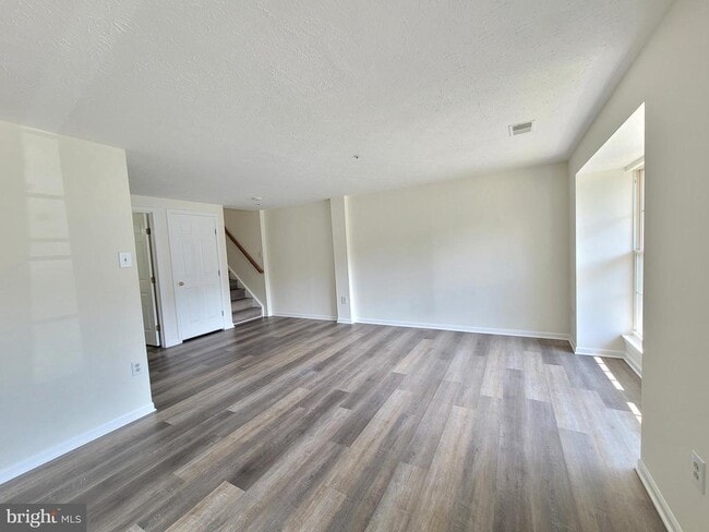 Photo - 589 Boysenberry Ln
