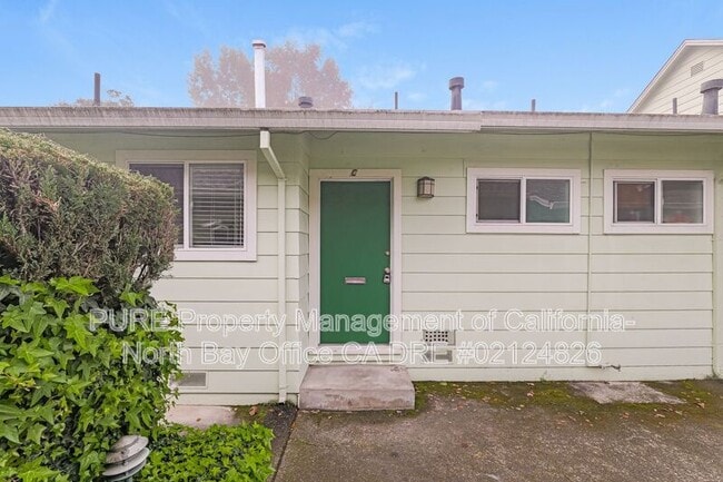 Building Photo - 734-C Slater St