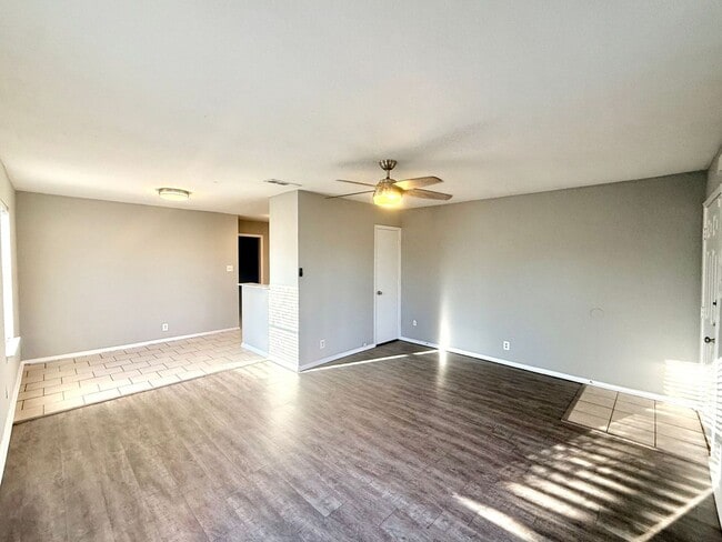 Photo - 118 Maple St Unit A