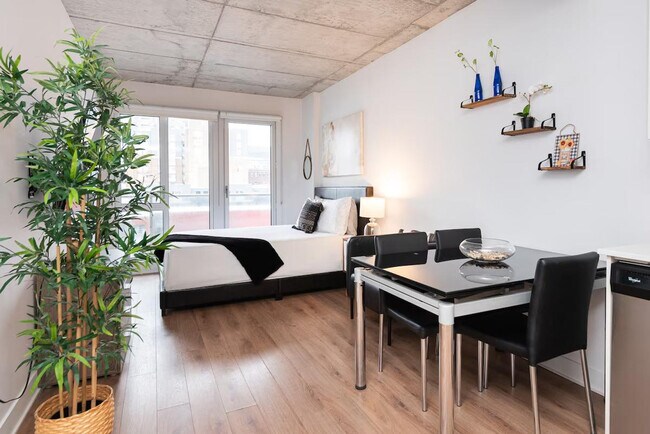 Building Photo - 201 Rue Sainte-Catherine E Unit ID1261767P