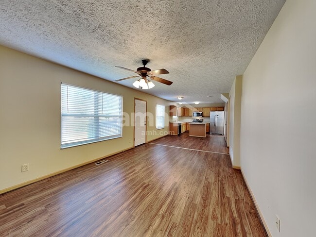 Photo - 1560 Mallard Cir E