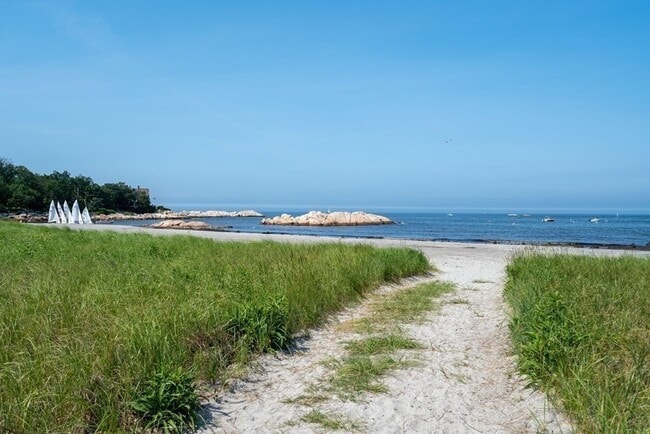 Photo - 19 Hobart Ln