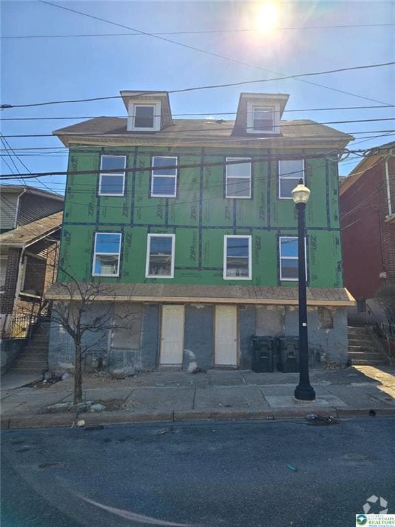 Building Photo - 1288 E 4th St Unit 1 Rental