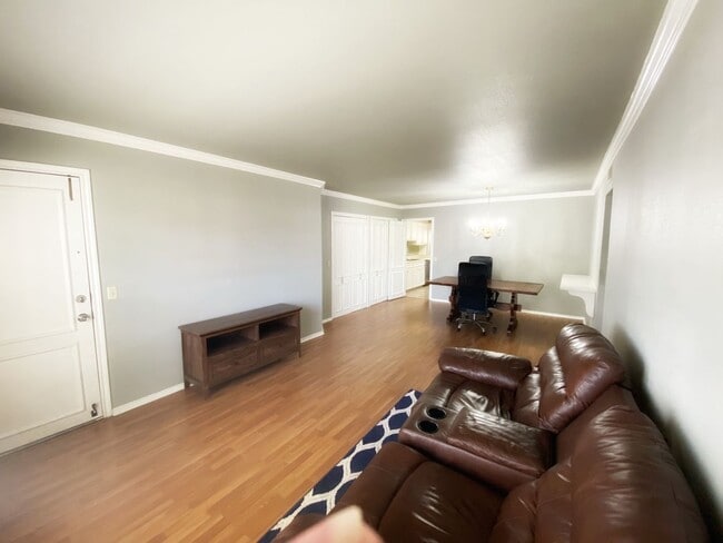 2 BD/1.5 BATH MOVE IN NOVEMBER MINUTES FRO... - 2 BD/1.5 BATH MOVE IN NOVEMBER MINUTES FRO...