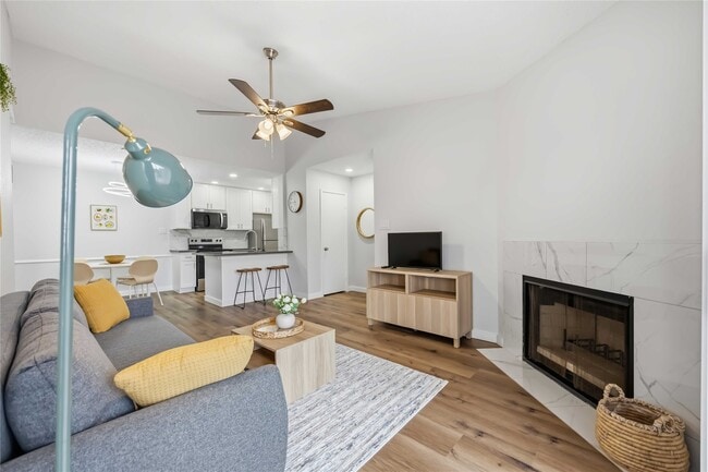 Photo - 2121 Hepburn St Unit 1212