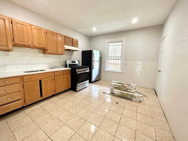 Building Photo - 22 Humphreys St Unit 1