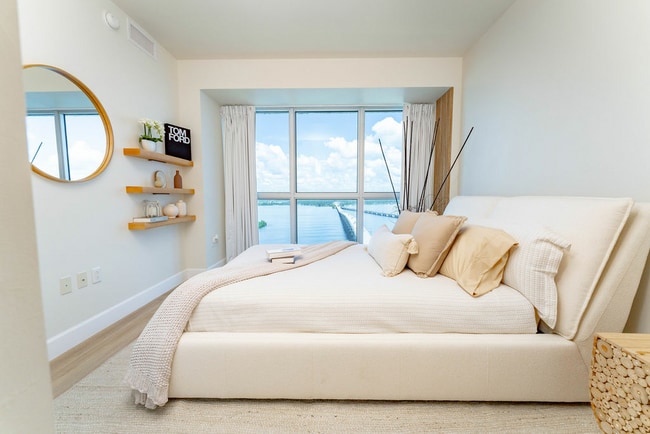 Photo - Edison Grand