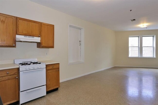 Photo - 203 Academy St Unidad 208-208 Rental