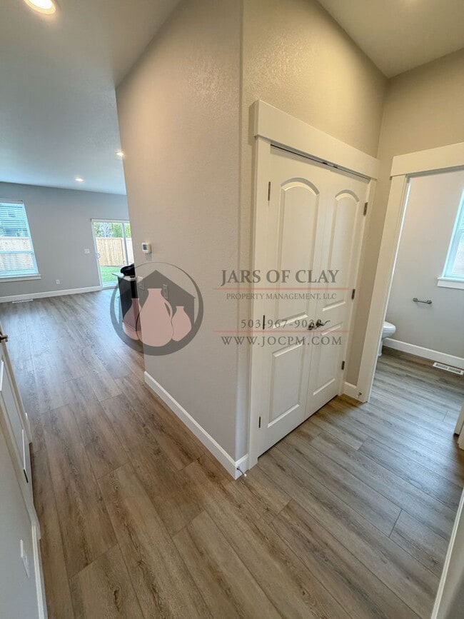 Photo - 1333/1335 Oppek St NE #2023-LL765 Unit 1335