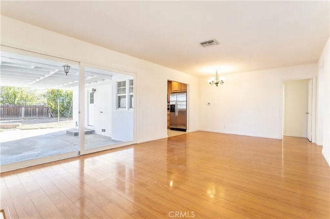 Photo - 7916 Limerick Ave