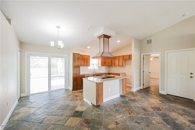 Photo - 3001 38th St W