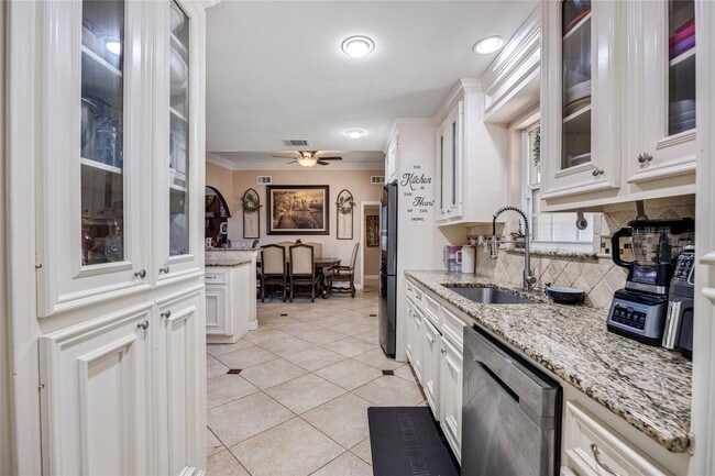 Building Photo - 922 Gilpin St