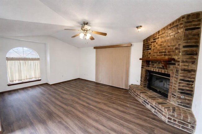 Photo - 2138 Lonnie Ln