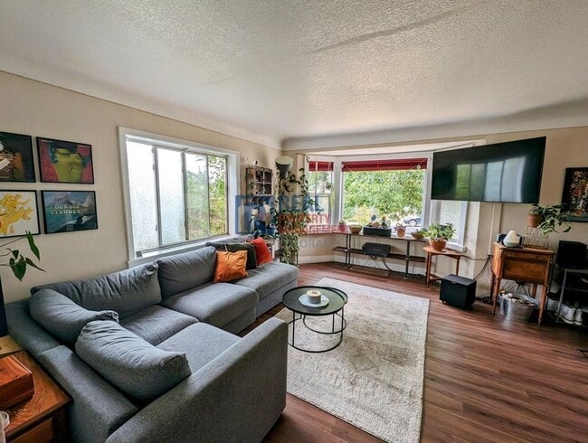 Photo - 908 Wolff St