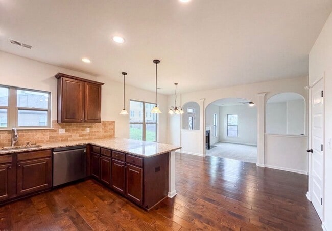 Photo - 86 Pulaski Pl