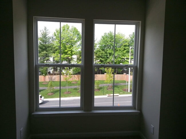 Photo - 3100 Waterloo Ln