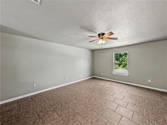 Photo - 703 W Garland St