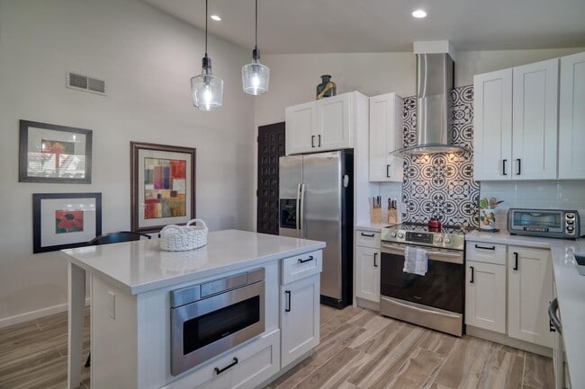Photo - 5519 N 71st Pl
