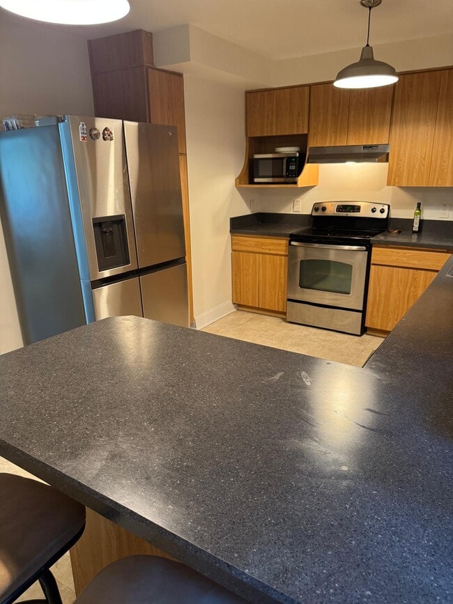 Photo - 521-512 12th Ave N