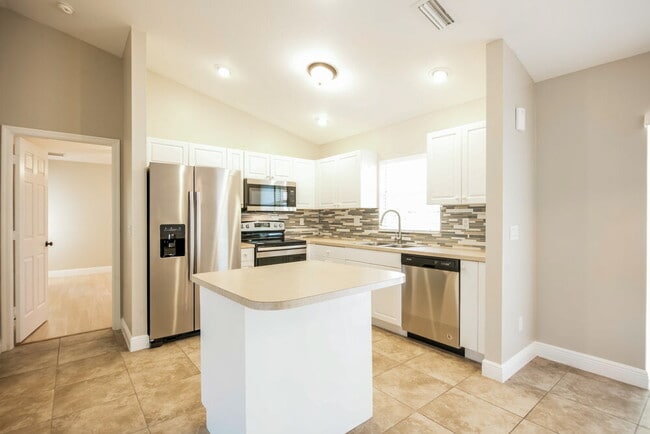 Photo - 1729 SW 23rd St