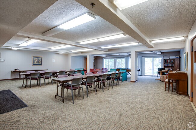 Community Room - ZZZ_RAYMIE JOHNSON ESTATES & TOWNHOMES