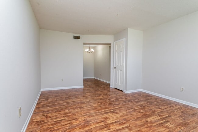 Photo - 2502-2502 E Morris Dr Unidad 2500 E Morris Dr