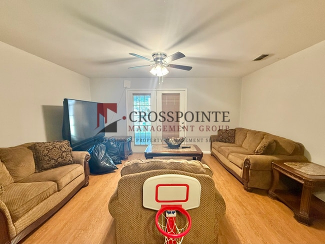 Photo - 2531-2533 Westminster Dr