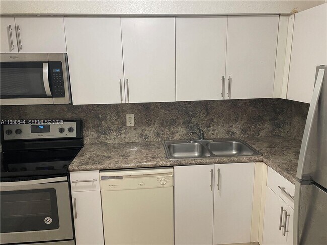 Photo - 4235 N University Dr Unit 107