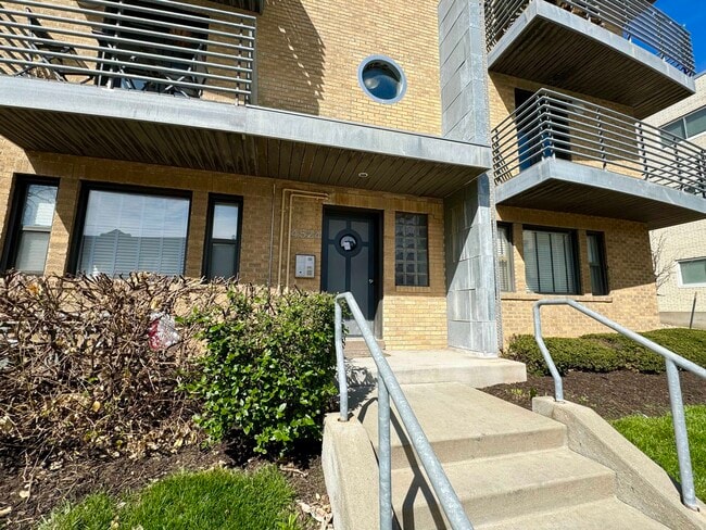 Building Photo - 4524 Broadway Blvd Unit 1N