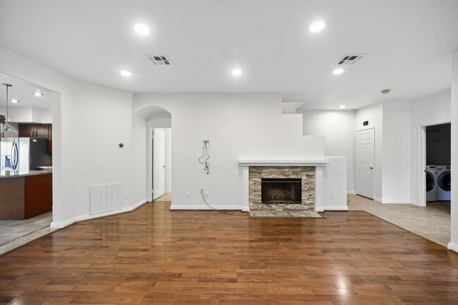Building Photo - 12526 Heatherton Ct Rental
