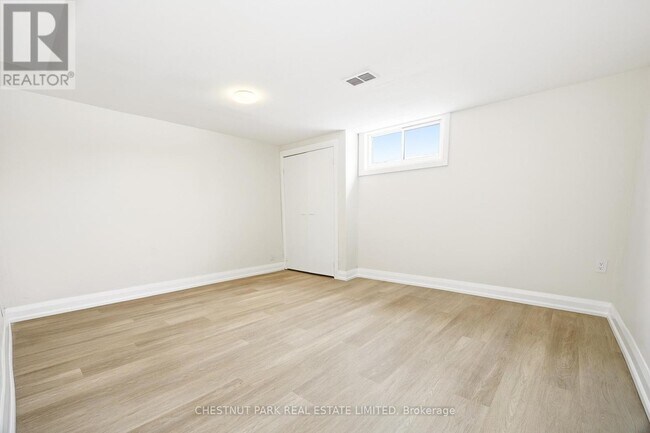 Photo - 39 Penhurst Ave Unité 1