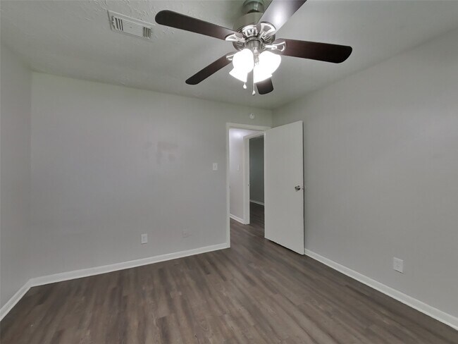 Photo - 4227 Burkegate Dr