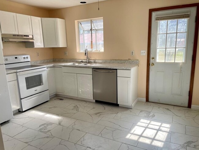 Photo - 3648 Ridge Rd