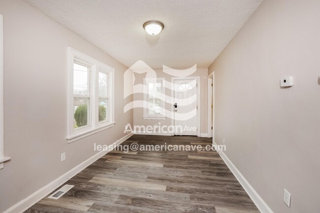 Photo - 242 E Park Blvd