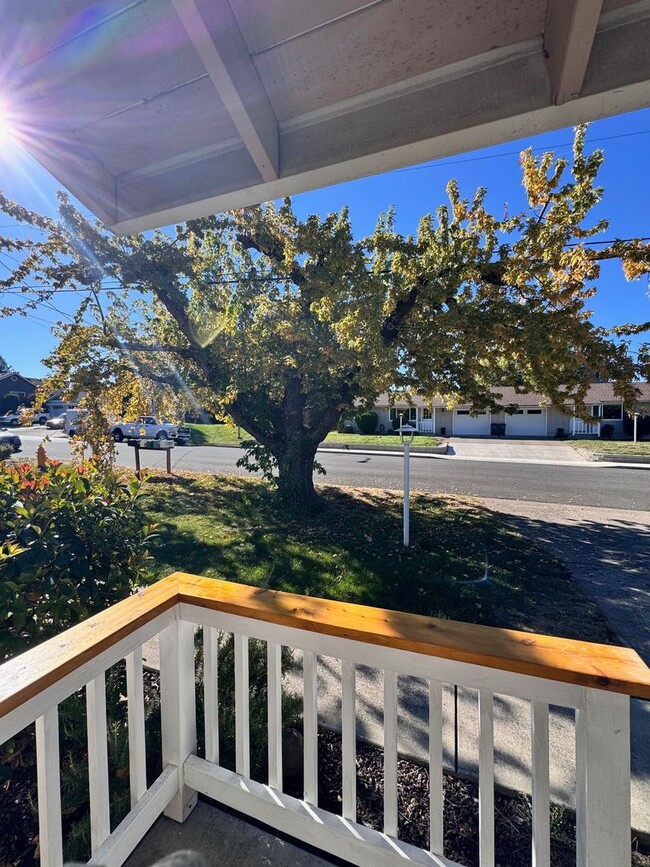 Photo - Charming 2-Bedroom Home with Spacious Back...