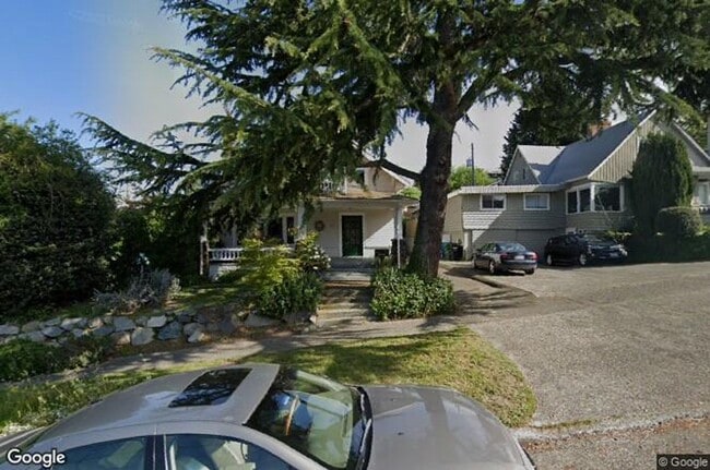 Building Photo - West Phinney Ridge Rental