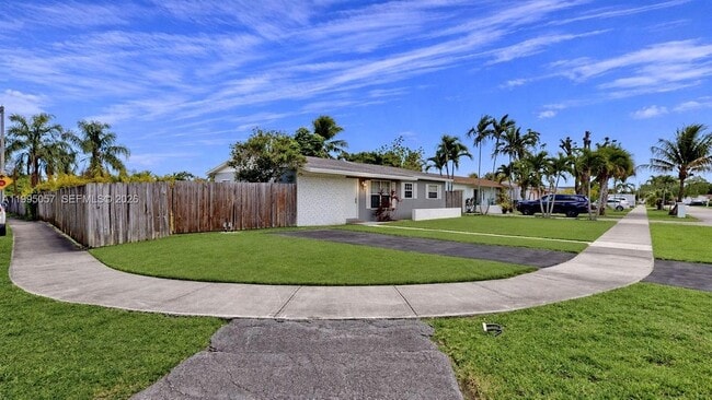 Photo - 15305 SW 104th Ave