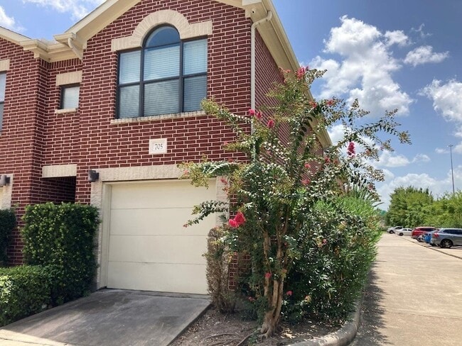 Photo - 5941 S Loop E Unit 705