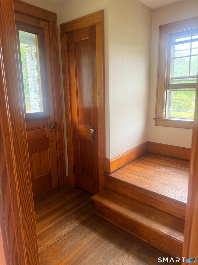 Photo - 664 Noank Rd