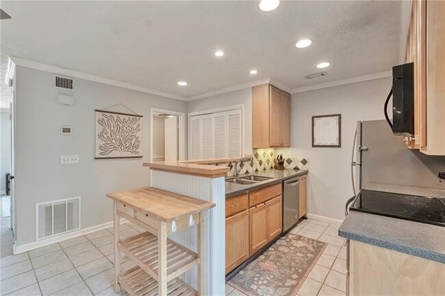 Photo - 8 Arpege Way NW