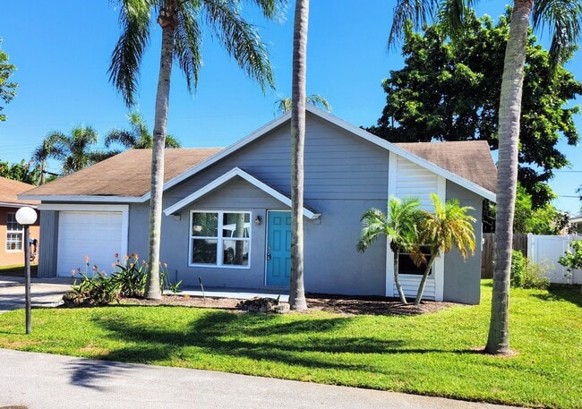 Building Photo - 14576 Sunset Pine Dr Rental